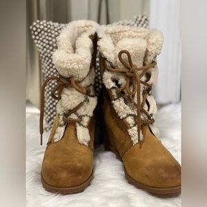 Sorel Joan of Arctic II wedge tan suede boots size 10